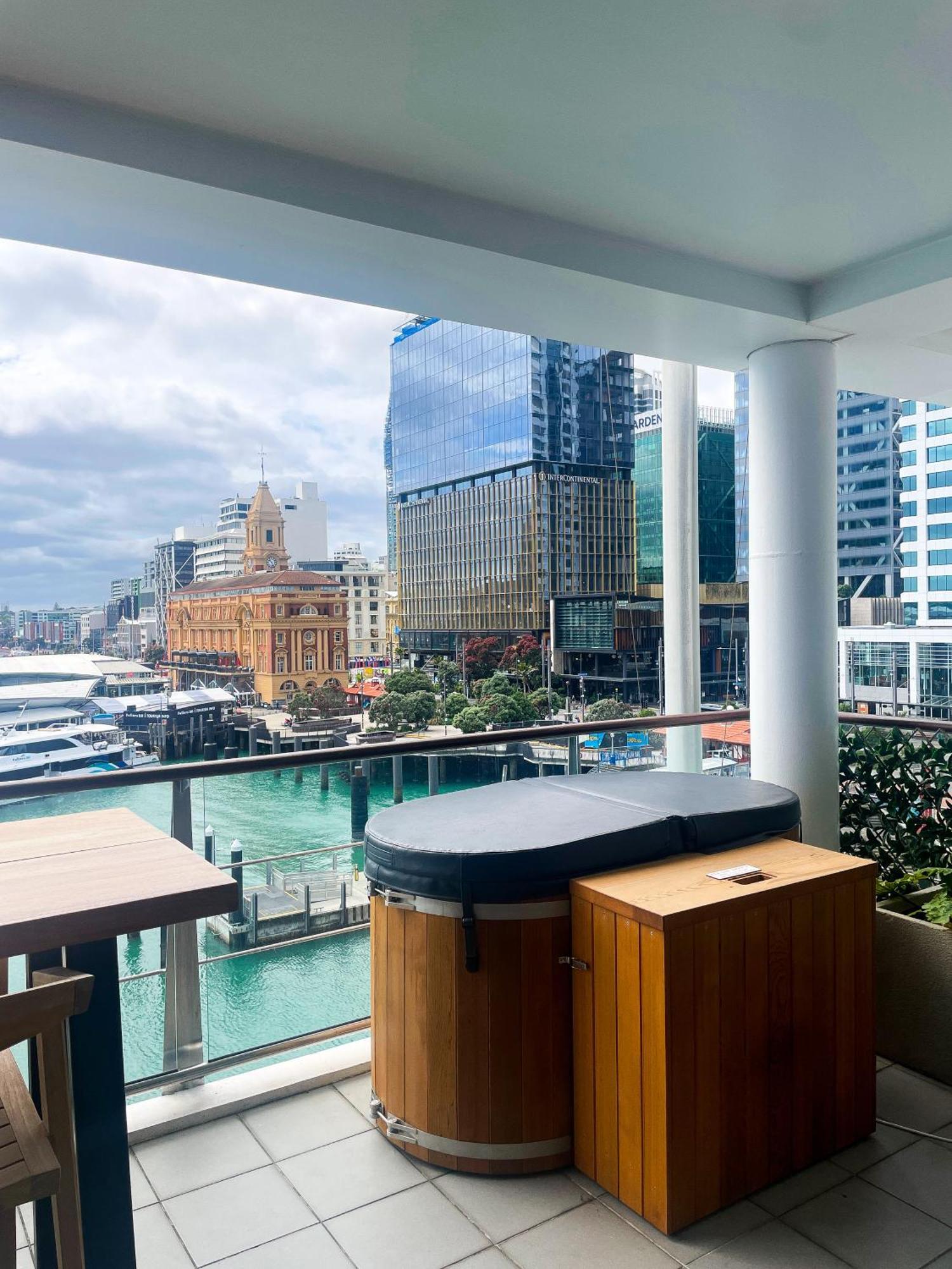 Luxury Apartment - Parking - Hot Tub - Stunning Views Auckland Exteriör bild
