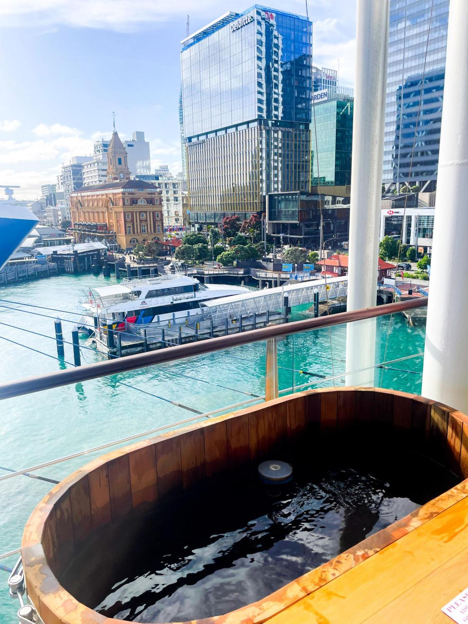 Luxury Apartment - Parking - Hot Tub - Stunning Views Auckland Exteriör bild