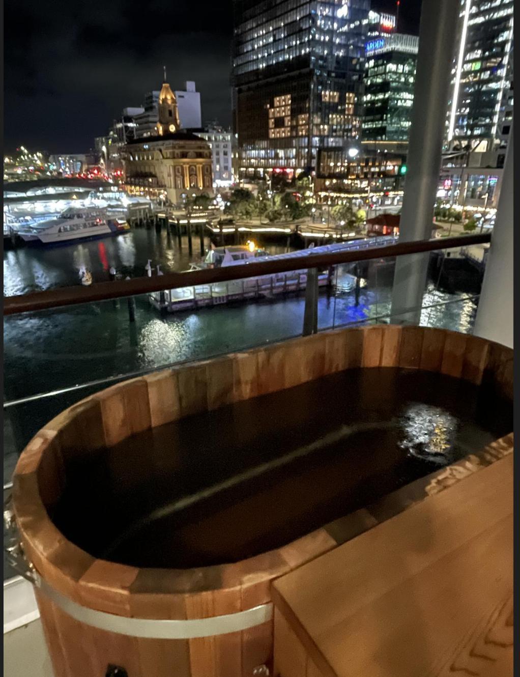 Luxury Apartment - Parking - Hot Tub - Stunning Views Auckland Exteriör bild